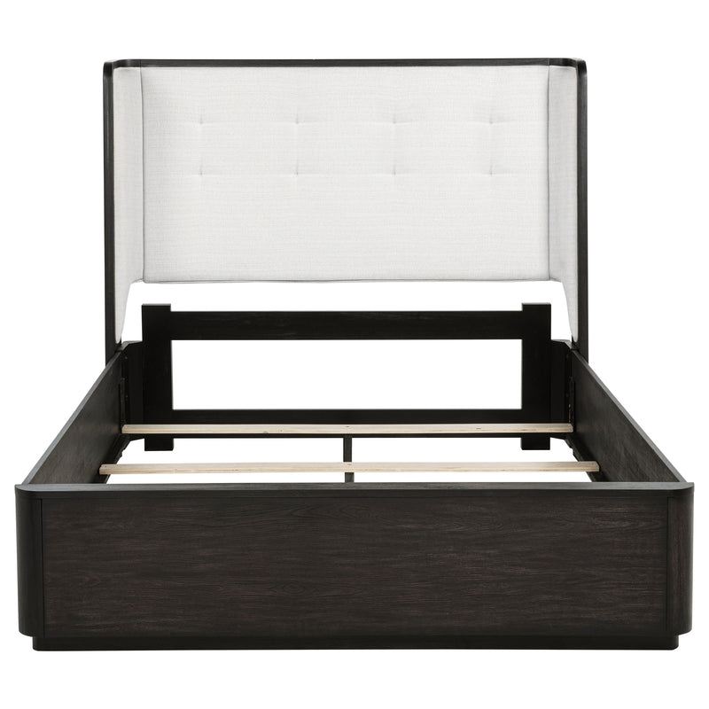 Leandro Wingback Bed