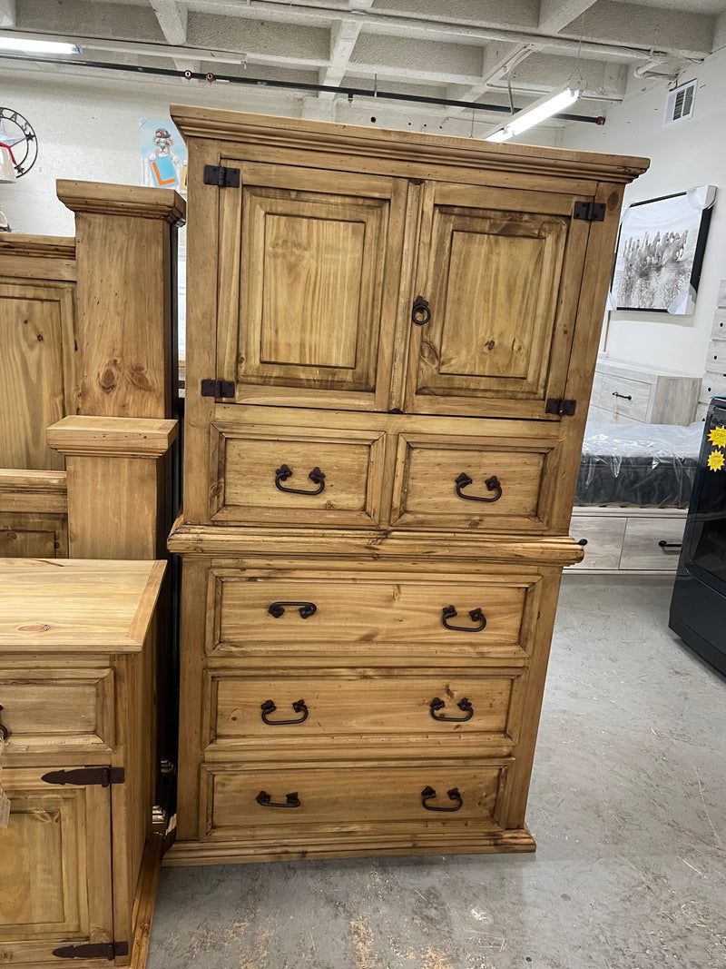 Mansion Chest of Drawers (MD Finish)
