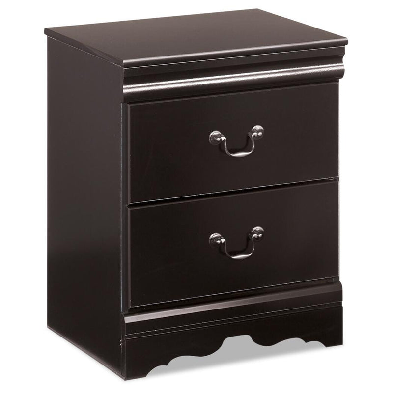 Ashley Furniture Huey Vineyard bedroom set with matching bed, dresser, and nightstands in a stylish, coordinated bedroom furniture design.