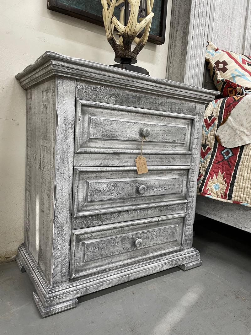 Colorado 4-piece king bedroom set by Monterrey Furniture featuring ash finish, includes bed, dresser, and matching nightstands.