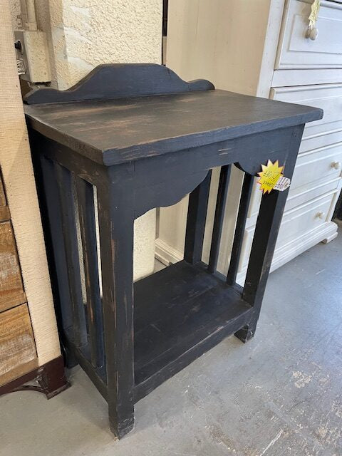 Reclaimed Wood Accent Table – Distressed Black